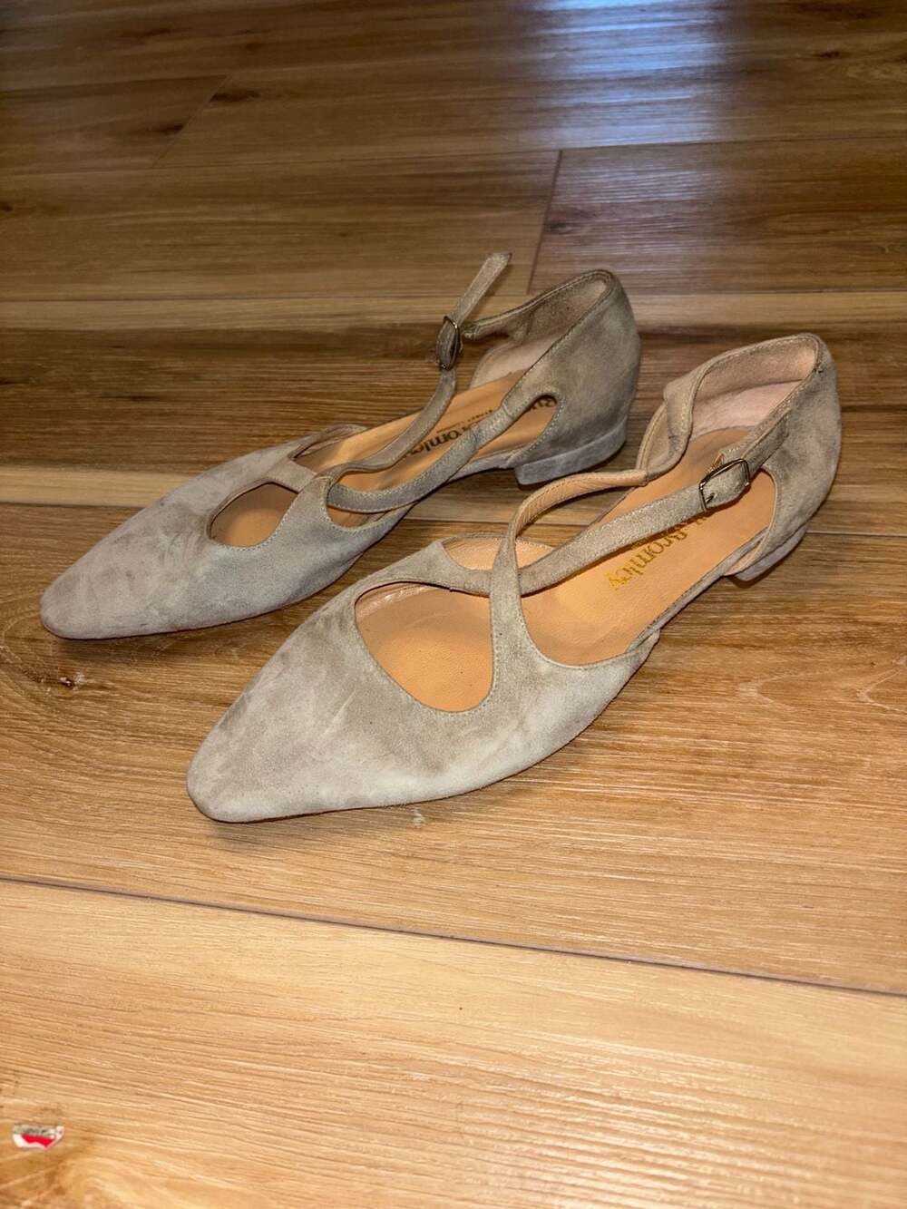 Russell & Bromley Bond Street London Suede Strappy Pointed Toe Kitten Heels - Picture 3 of 5